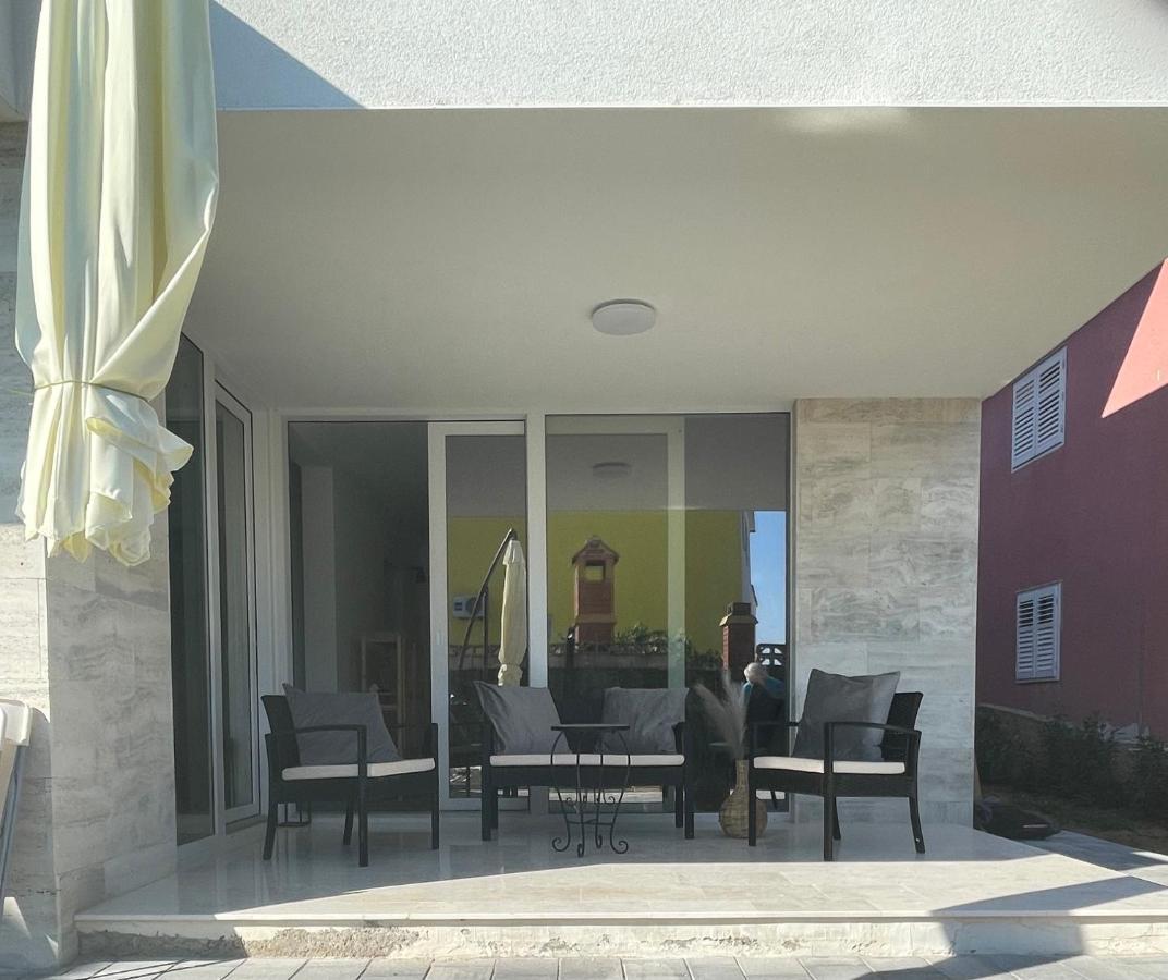 Vila Regina Apartment Rex With Swimming Pool Jezera Extérieur photo