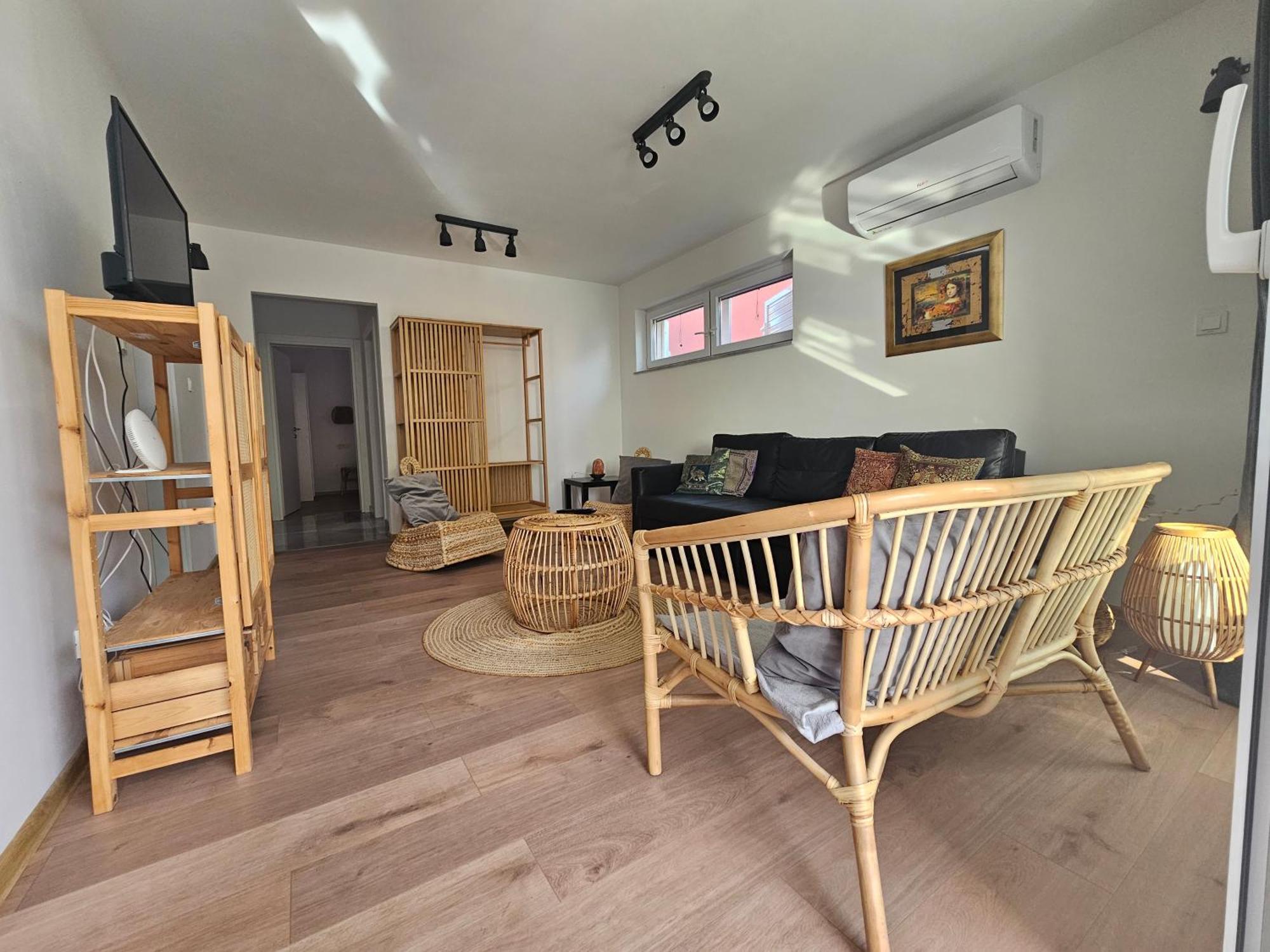 Vila Regina Apartment Rex With Swimming Pool Jezera Extérieur photo