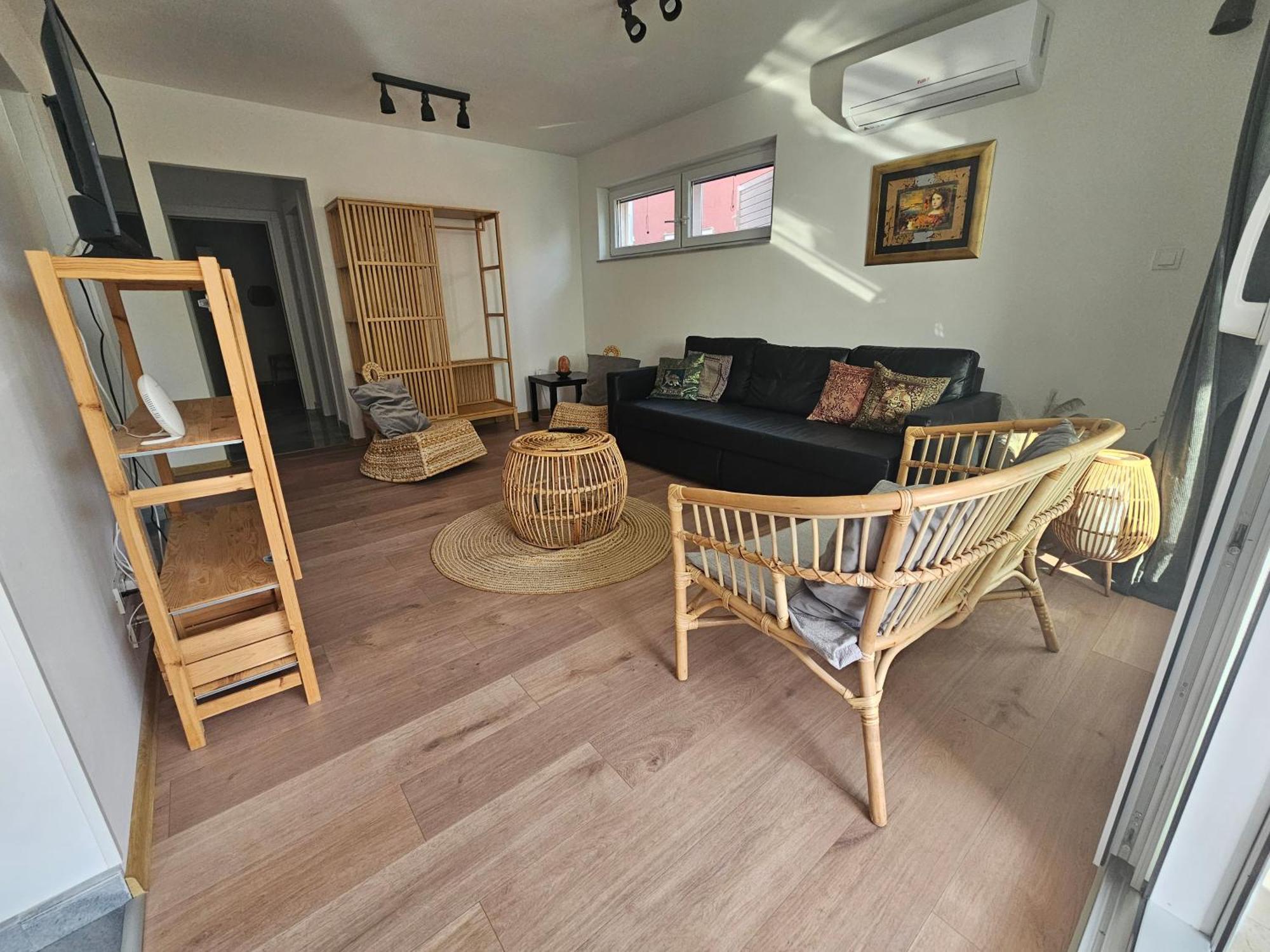 Vila Regina Apartment Rex With Swimming Pool Jezera Extérieur photo