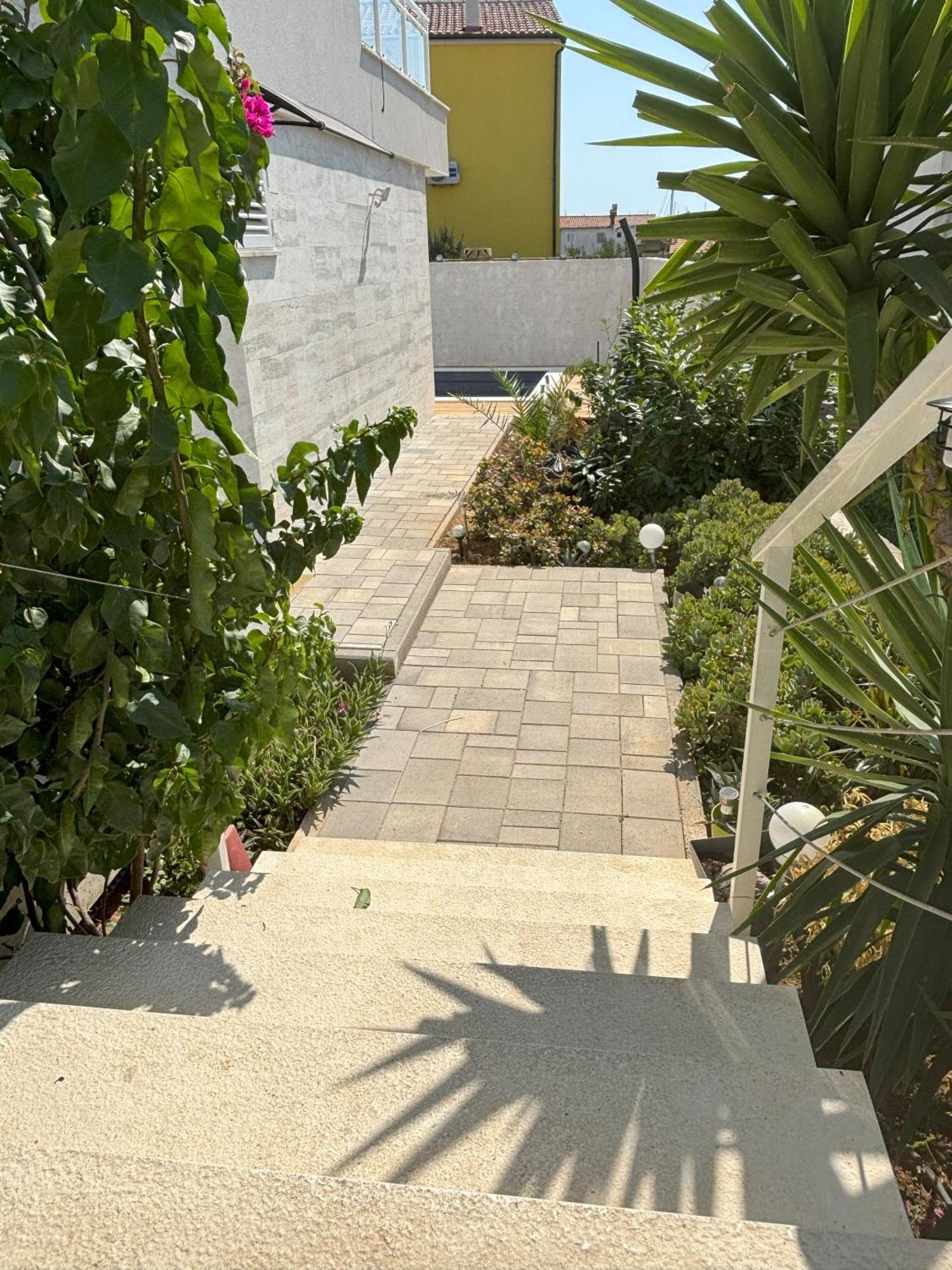 Vila Regina Apartment Rex With Swimming Pool Jezera Extérieur photo