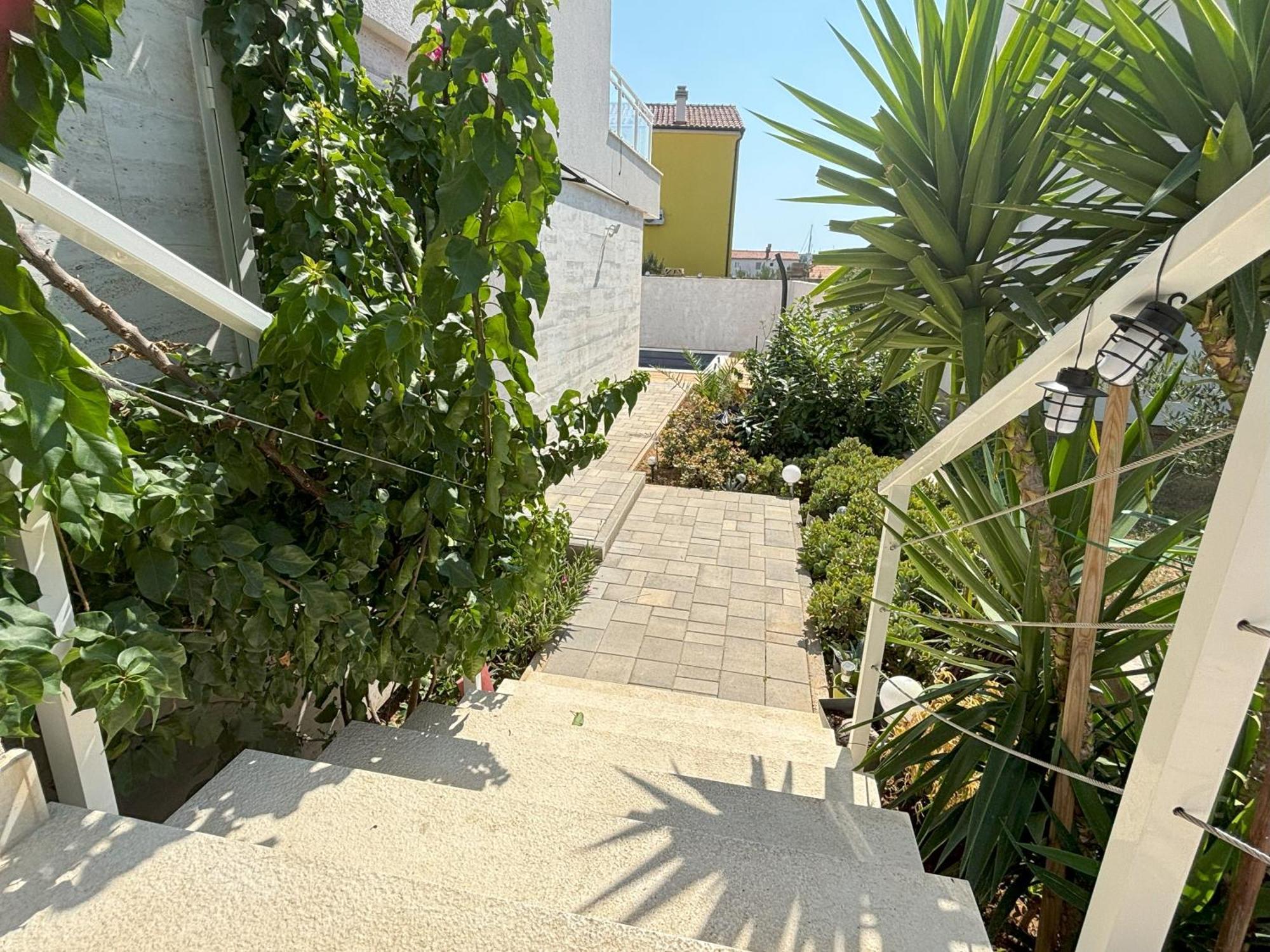 Vila Regina Apartment Rex With Swimming Pool Jezera Extérieur photo